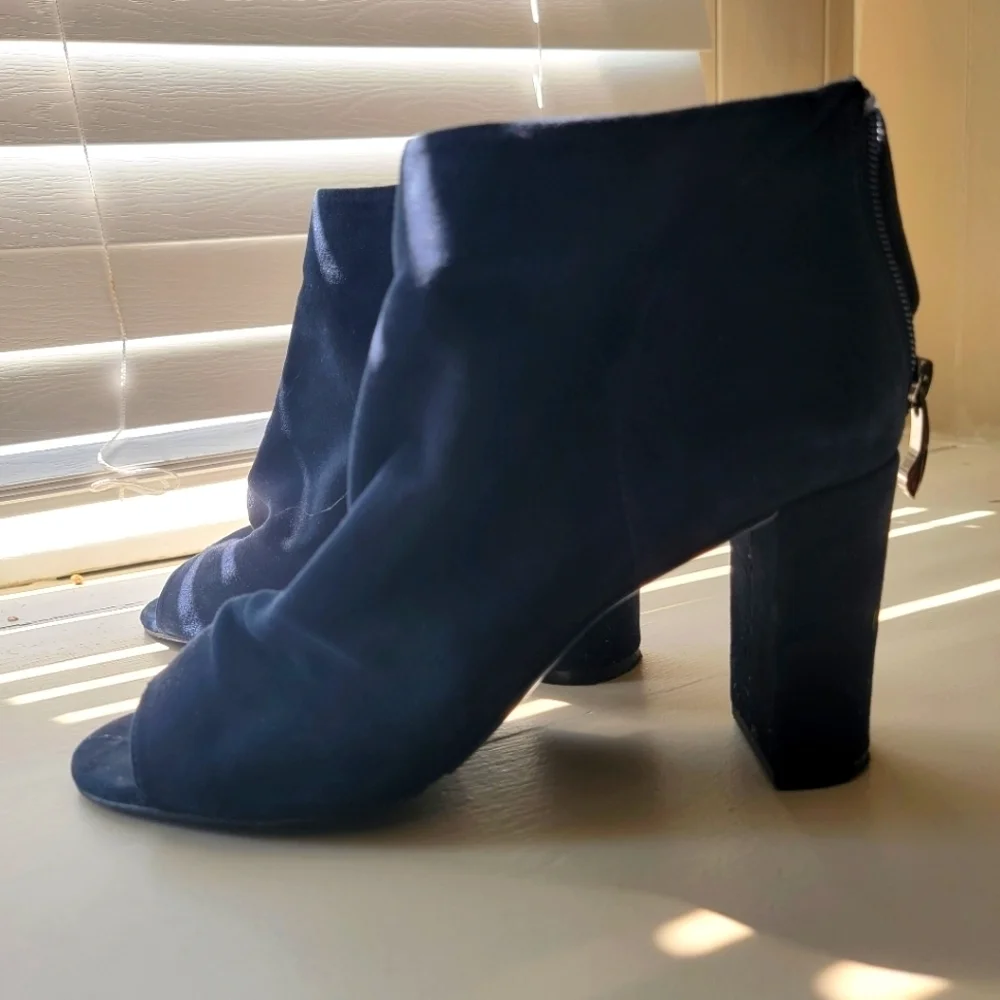 Vaneli, Navy Suede Bootie, 8 1/2 M